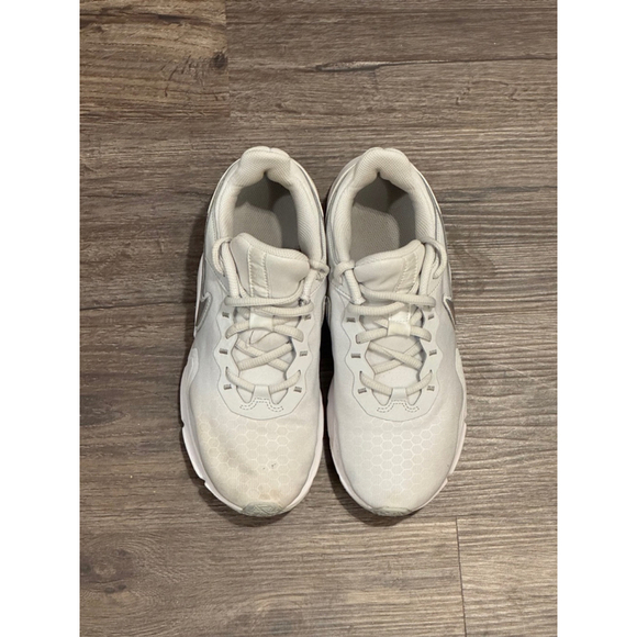 Nike Legend Essential 2 Gray/White/Silver CQ9545-012 Women's Shoes Size 7.5​​​​ - Picture 8 of 8